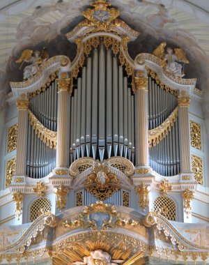 sahte-Barok boru organ