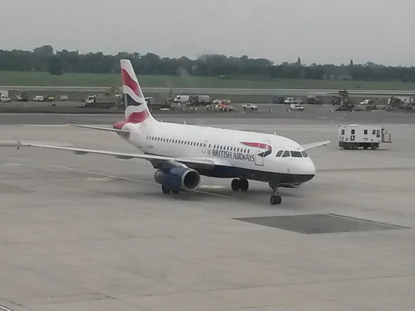 Vienna Schwechat Austria Circa October 2015 Aircraft British Airways Runway — Stock Photo, Image