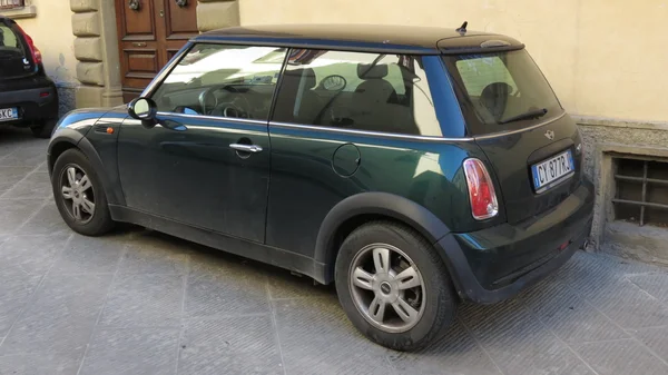 Dark Green Mini Cooper — Stock Photo, Image