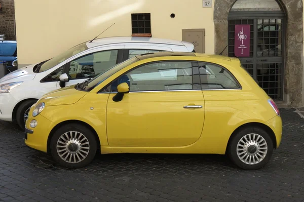 Нових Fiat 500 — стокове фото