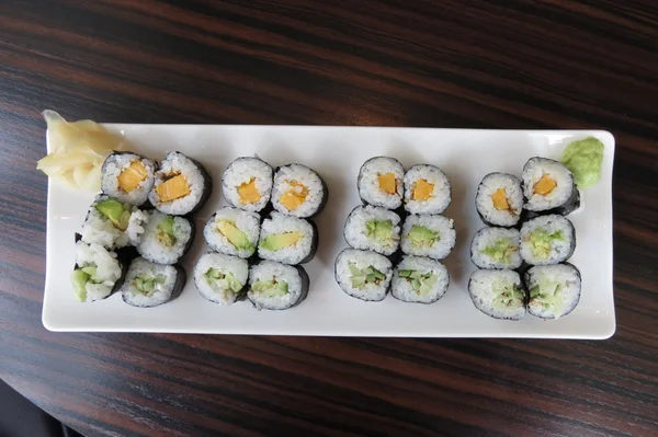 Kappa Uborka Avokádó Japán Savanyúságok Ecetes Daikon Vegán Maki — Stock Fotó