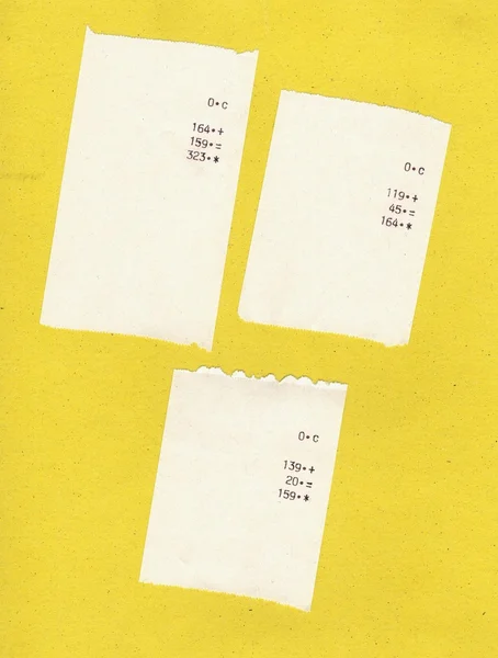 Три Купюры Квитанции Изолированы Жёлтом Фоне — стоковое фото