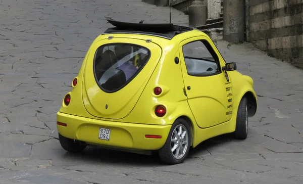 Gelbes Neuspeed-Auto — Stockfoto