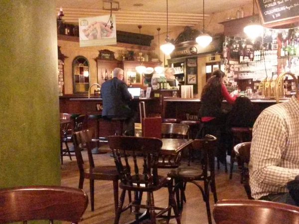 아일랜드어 술집에는 공항의 비엔나 하트의 오스트리아 비엔나 2015 인테리어 — 스톡 사진