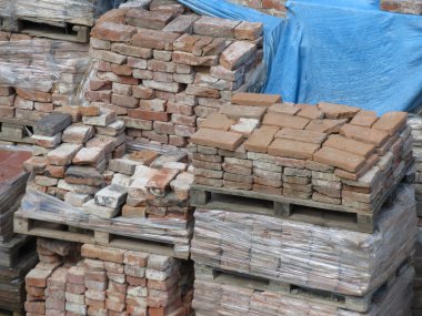 yığın veya Palet yapımı için kırmızı tuğla