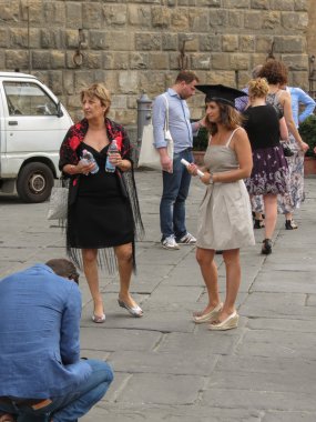 Florence, İtalya - Temmuz 2016 yaklaşık: Mezuniyet töreni ana meydanında