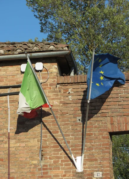 Italiensk Flagga Italien Och Europeiska Unionens Flagga — Stockfoto