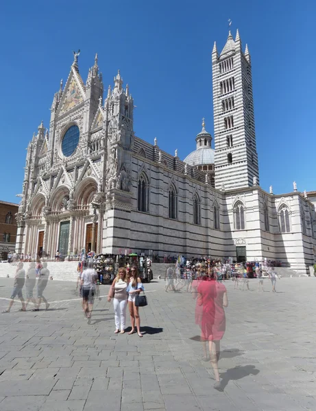 Сиена Италия Circa July 2016 Католическая Церковь Duomo Siena Туристами — стоковое фото