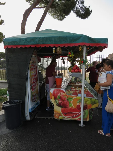 Roma Itália Circa Julho 2016 Loja Frutas Bebidas — Fotografia de Stock