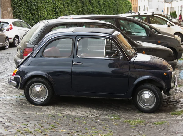 Ρώμη Ιταλία Circa Ιουλίου 2016 Μαύρο Αυτοκίνητο Fiat 500 Ένα — Φωτογραφία Αρχείου