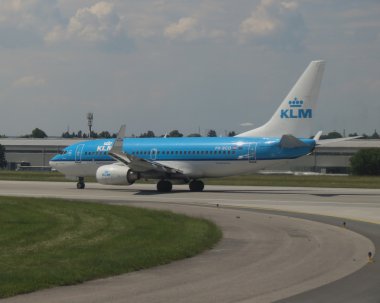 Prague, Çek Cumhuriyeti - Haziran 2016 yaklaşık: Boeing 737 - Klm Hollanda Kraliyet Havayolları uçak havaalanında 7k 2