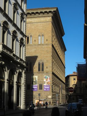 Florence, İtalya - Temmuz 2016 yaklaşık: Palazzo Strozzi turist