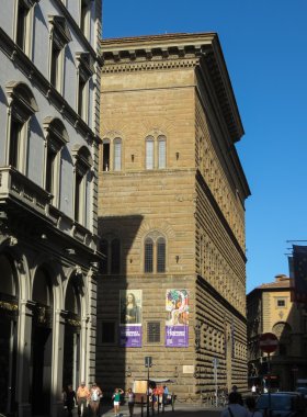 Florence, İtalya - Temmuz 2016 yaklaşık: Palazzo Strozzi turist