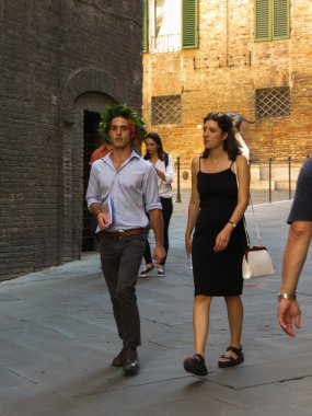 Siena, İtalya - Temmuz 2016 yaklaşık: Mezuniyet töreni ana meydanında