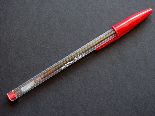 Kırmızı BIC kalem