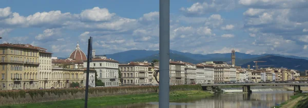 Case Sul Lungomare Sul Fiume Arno Firenze — Foto Stock