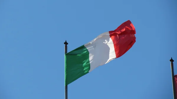 Italiensk Flagga Gjord Tyg Som Flyter Vinden — Stockfoto