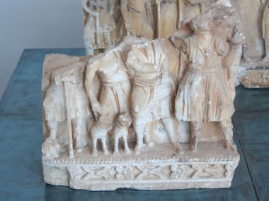 Volterra, İtalya - yaklaşık Aralık 2014: Estruscan mezar heykelleri