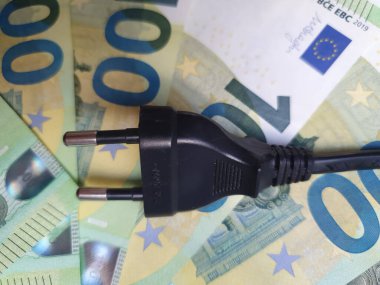 Euro Plug Avrupa Birliği 'nin 100 Euro' dan fazla para birimini finanse ediyor