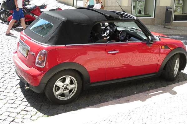 Coche rojo Mini Cooper (versión 2013 ) — Foto de Stock