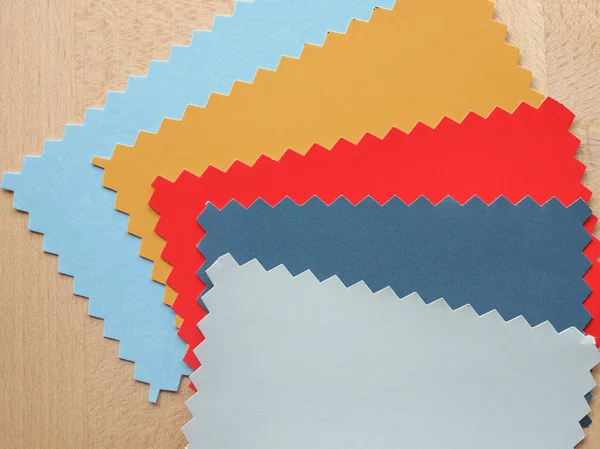 Blauw Rood Geel Papier Staal Met Zig Zag Rand Snijden — Stockfoto