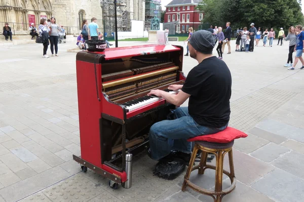 Karl Mullen street piano player — Stock Photo, Image