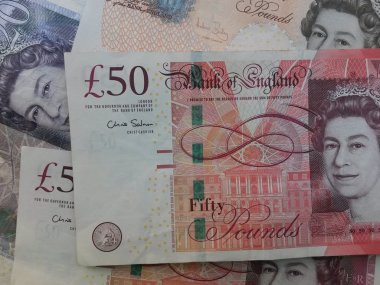 Londra, İngiltere - Temmuz 2015 yaklaşık: İngiliz Sterlini Sterlini notlar