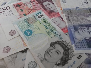 Londra, İngiltere - Temmuz 2015 yaklaşık: İngiliz Sterlini Sterlini notlar