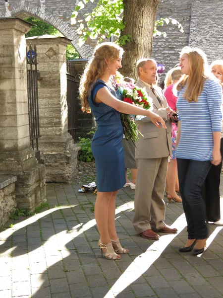 Tallin Estonia Około Czerwca 2012 Elegancko Ubranych Ludzi Ceremonii Ukończenia — Zdjęcie stockowe