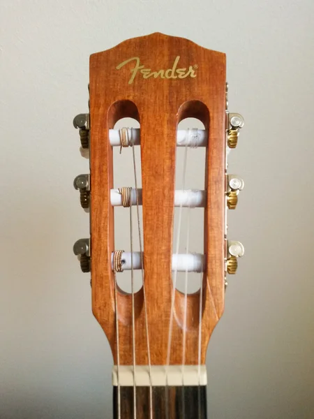 Классическая гитара Fender — стоковое фото