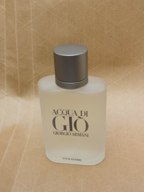 Milan, İtalya - Mart 2014 yaklaşık: giorgio armani, acqua di gio koku erkekler için dünya çapında evergreen çok satan Parfümler biridir
