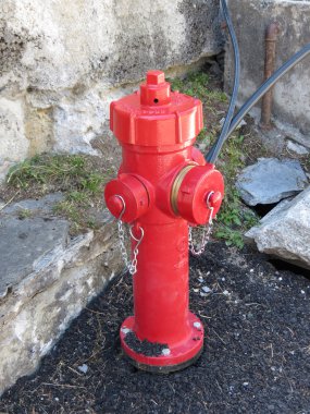 Kırmızı itfaiye hidrant sadece bir olağanüstü hal durumunda