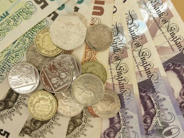 İngiliz Sterlini Sterlini (Gbp) banknot ve madeni paraların Queen Elizabeth II portresini taşıyan