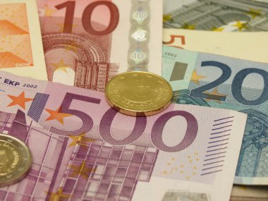 Euro (Eur) banknot ve madeni paralar para bir arka plan veya para kavram - Vatikan (Papa Benedict XVI üzerinden bir sikke olarak yararlı)