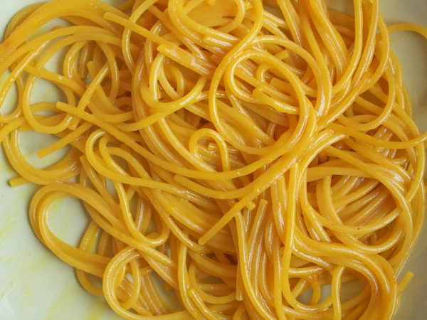 Włoskie Spaghetti Sosem Szafranowym — Zdjęcie stockowe