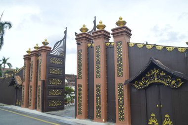 Şehirdeki binaların sokak manzarası