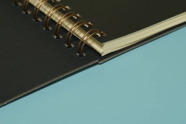 beyaz arkaplandaki günlüğü kapat