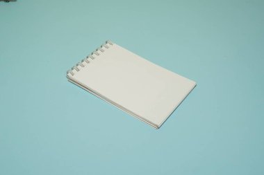 beyaz arkaplandaki günlüğü kapat