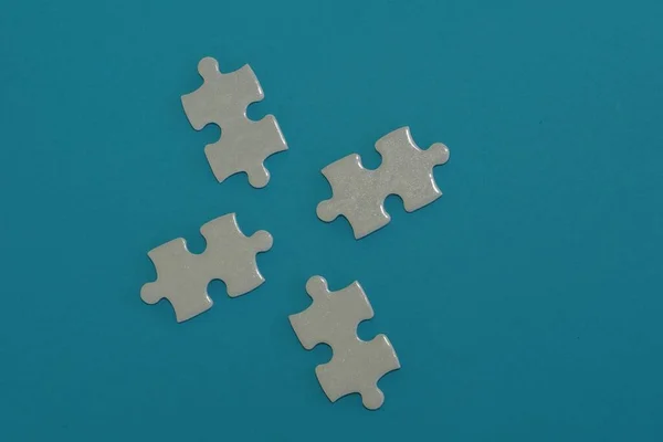 Pièces Puzzle Blanc Sur Fond Bleu — Photo