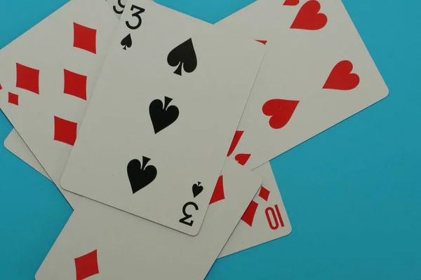 Jugar Cartas Sobre Fondo Azul — Foto de Stock