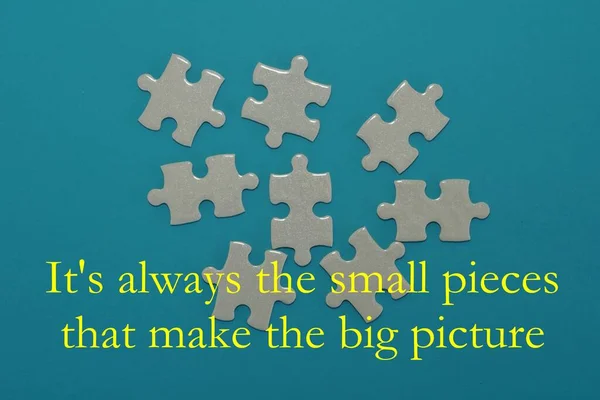 Puzzle Pièces Sur Fond Bleu Avec Qoute Motivationnelle — Photo