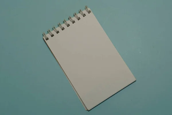 Σημειωματάριο Απομονωμένο Μπλε Φόντο — Φωτογραφία Αρχείου