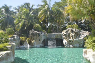 Seremban, Negeri Sembilan, Malezya-30 Ocak 2016; Royale Chulan Seremban Hotel ve Resort 'ta yüzme havuzu, Malezya