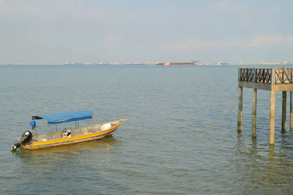 Pontian Johor Avril 2016 Bateau Perçant Jetée Tanjung Piai Située — Photo