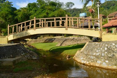 Baling, Kedah, Malezya 'da bulunan Ulong Legong Sıcak Baharı' ndaki (Kolam Air Panas Ulu Legong) eğlence parkı