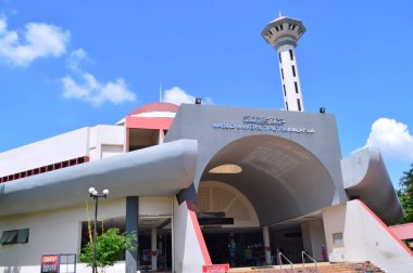 Serdang, Selangor, Malezya - 13 Kasım 2016: Putra Üniversitesi Camisi veya Putra Malezya Üniversitesi UPM Camisi
