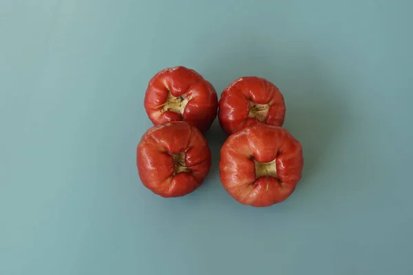 Frutos Maçã Rosa Vermelha Fundo Verde — Fotografia de Stock