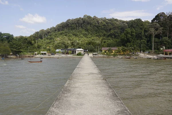 Port Dickson, Negeri Sembilan, Malezya 'daki balıkçı köyünün manzarası