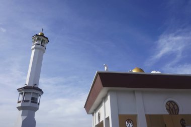 Alor Gajah, Melaka, Malezya - 8 Aralık 2019 - Kampung Parit Melana 'daki Mescid-i Haram manzarası
