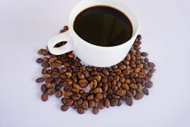 Kahve çekirdekli sade kahve.